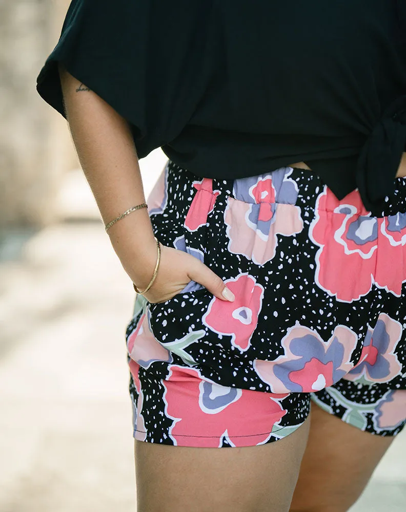 💙 NELLY Floral Stretch Shorts