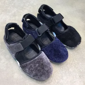 LUXE SEVEN DESIGN FAUX FUR LINED CHUNKY SOLE TRAINER SANDALS
